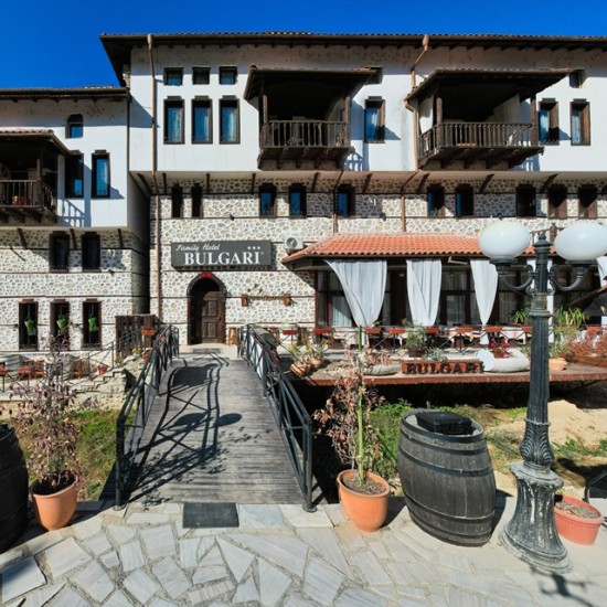 Нощувка за двама в Мелник с включени вечеря и закуска, релакс зона и вход за музея на виното от Макароон