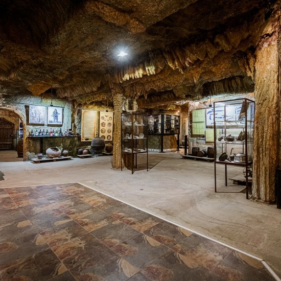 Вход за музея на виното в гр. Мелник с включена дегустация на 5 вида вино от Makaroon Вход за музея на виното в гр. Мелник с включена дегустация на 5 вида вино от Makaroon