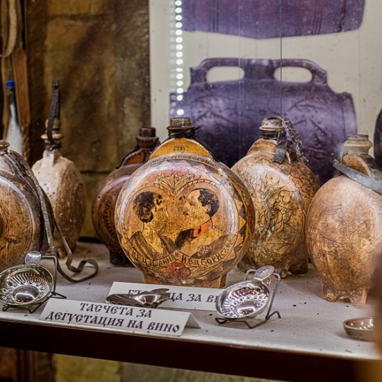 Вход за музея на виното в гр. Мелник с включена дегустация на 5 вида вино от Makaroon Вход за музея на виното в гр. Мелник с включена дегустация на 5 вида вино от Makaroon