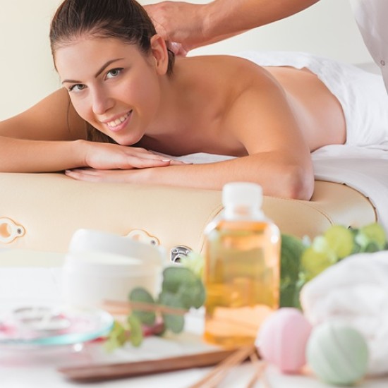  Отдайте се на еднa гурме масажна терапия с нар и смокиня от Makaroon