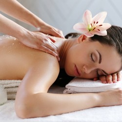Класически масаж в Уелнес център Cosmopolitan Русе – релаксацията, от която се нуждаете