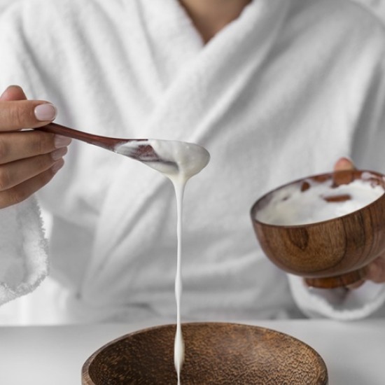 Погрижете се за кожата си със СПА терапия Мляко и сметана от Makaroon Погрижете се за кожата си със СПА терапия Мляко и сметана от Makaroon