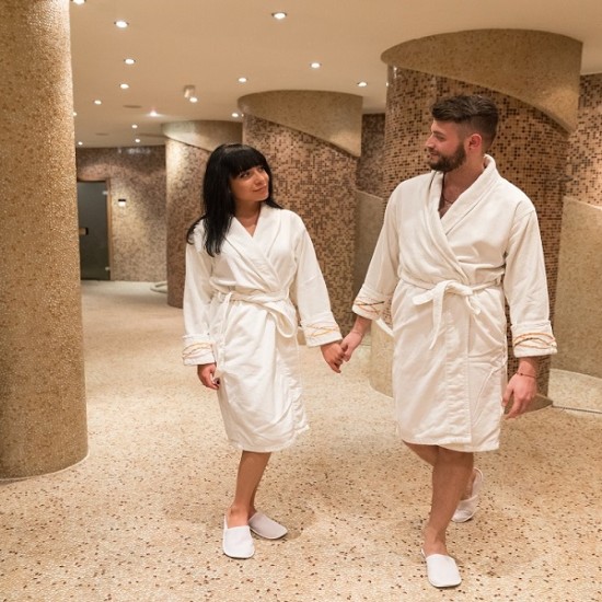 VIP spa package for two - give the gift relaxation from Makaroon