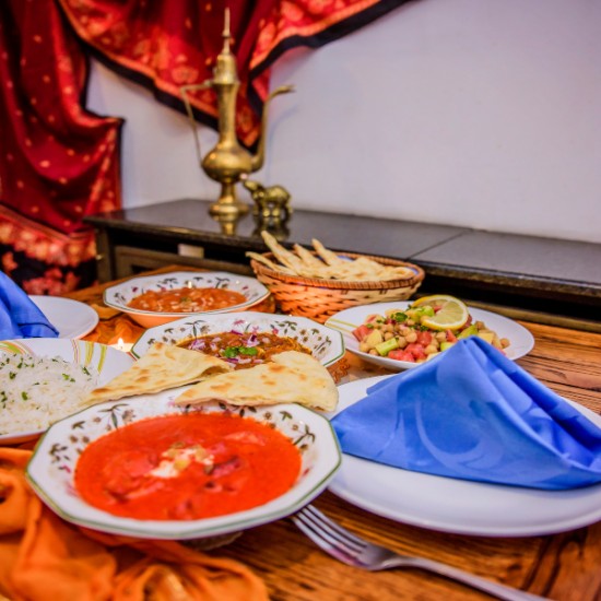 Опознайте горещата и екзотична Индия с петстепенно меню за двама от Makaroon Опознайте горещата и екзотична Индия с петстепенно меню за двама от Makaroon