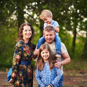 Споделени мигове заедно със Семейна фотосесия в Плевен 