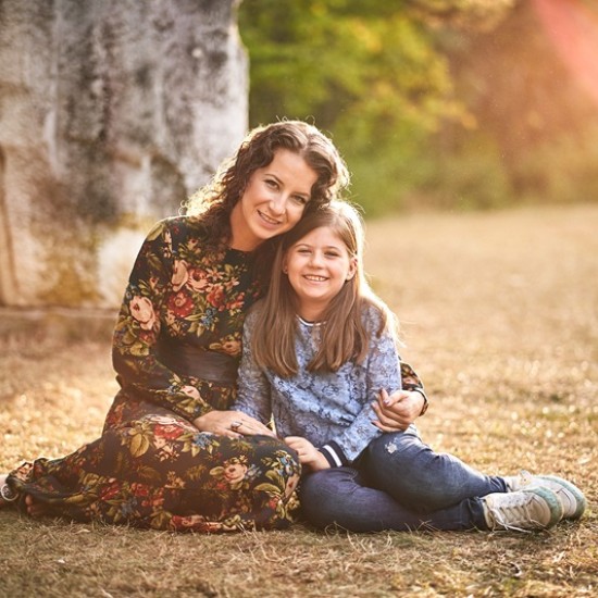 Създайте спомени завинаги със Семейна фотосесия в Плевен от Makaroon Създайте спомени завинаги със Семейна фотосесия в Плевен от Makaroon