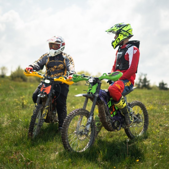 Подарете едно незабравимо екстремно пътуване с „Офроуд тур с Електрически мотор край София“ от Makaroon