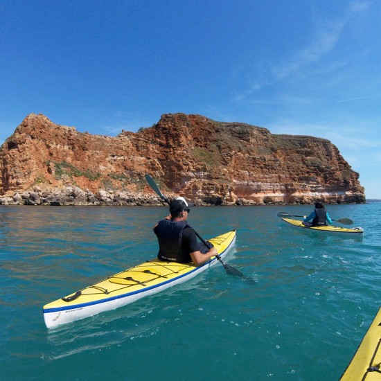 Лято, слънце и море със „Сутрешен тур с каяк около нос Калиакра“ от Makaroon