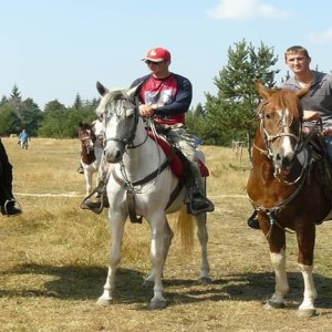 АТВ, конна езда и пикник край Боровец – мечтаната почивка за двама
