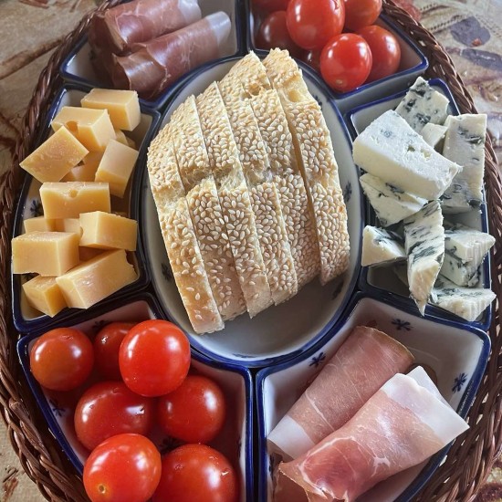 Романтична разходка с кон и обяд сред дивата природа на Боровец от Makaroon