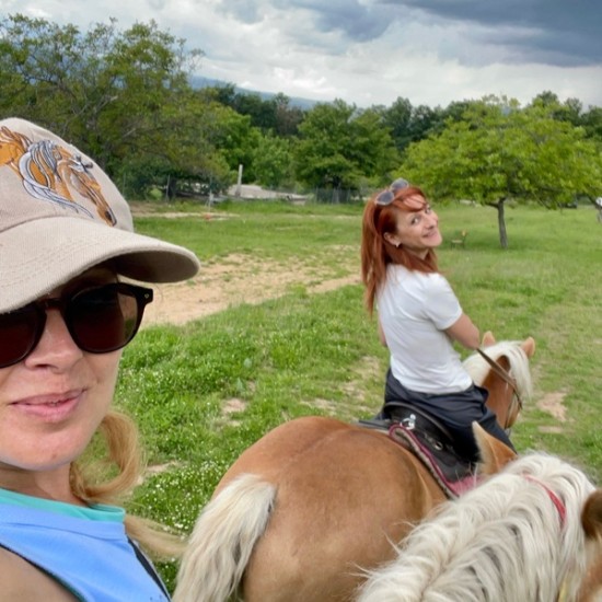 Спокойствие, красота и... коне - насладете се на Конна езда из природата на Стара планина и с. Кърнаре от Makaroon Спокойствие, красота и... коне - насладете се на Конна езда из природата на Стара планина и с. Кърнаре от Makaroon