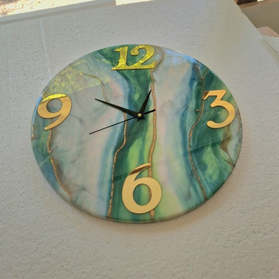 Няколко часа посветени на изкуството с "Курс по изработване на стенен часовник със смола" от Makaroon Няколко часа посветени на изкуството с "Курс по изработване на стенен часовник със смола" от Makaroon