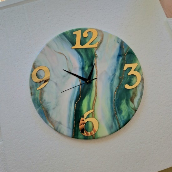 Няколко часа посветени на изкуството с "Курс по изработване на стенен часовник със смола" от Makaroon Няколко часа посветени на изкуството с "Курс по изработване на стенен часовник със смола" от Makaroon