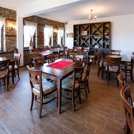 Подарете си една пълноценна почивка с Нощувка за двама + закуска в къща за гости Калпаците в с. Скребатно от Makaroon