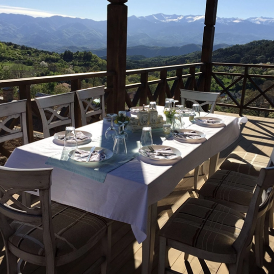 Подарете си една пълноценна почивка с Нощувка за двама + закуска в къща за гости Калпаците в с. Скребатно от Makaroon