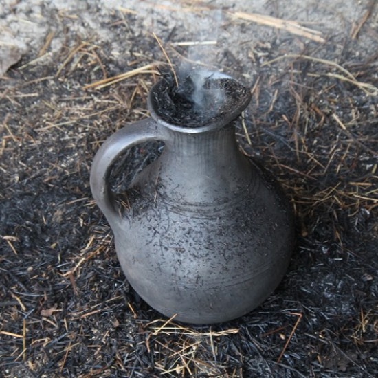 Опознайте магията на глината с Грънчарска работилница за един човек в Център за приложни изкуства и занаяти „Къщата“ от Makaroon