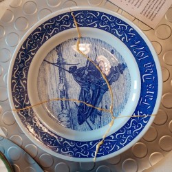 Порцелан и злато: Кинцуги работилница във Велико Търново