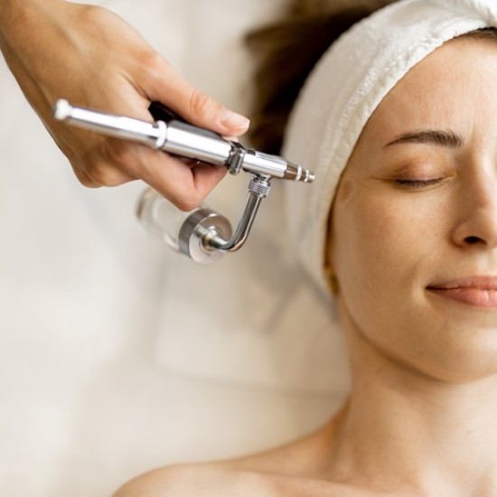 Обогатете кожата си с кислородна терапия и подходяща маска за възстановяване в Пловдив от Makaroon Обогатете кожата си с кислородна терапия и подходяща маска за възстановяване в Пловдив от Makaroon