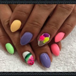 Удължаване на маникюр с гел + гел лак + декорация в Пловдив