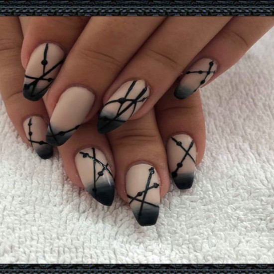 Удължаване на маникюр с гел + гел лак + декорация в Пловдив от Makaroon