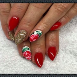 Удължаване на маникюр с гел + гел лак + декорация в Пловдив