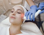 Погрижете се за кожата си с Радиочестотен лифтинг за стягане и изглаждане на бръчки в Пловдив от Makaroon