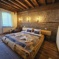 Нощувка за двама в стая Стандарт в Панорама Хаус, с. Лещен