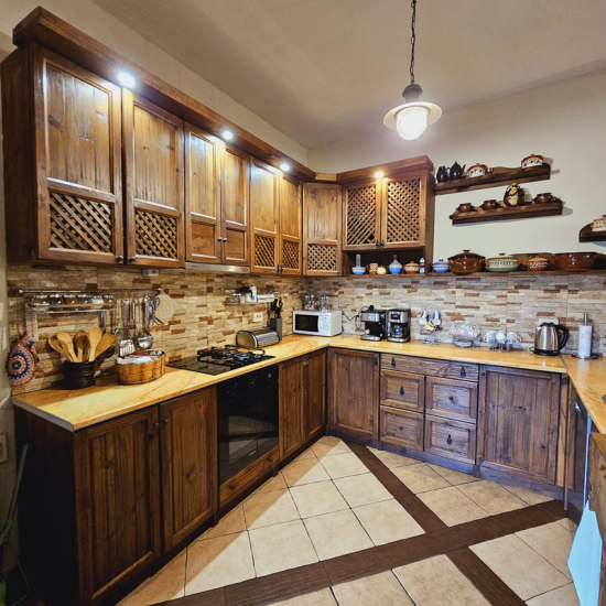 Далеч от града сред природата с "Нощувка в стая Стандарт в Панорама Хаус, с. Лещен" от Makaroon Далеч от града сред природата с "Нощувка в стая Стандарт в Панорама Хаус, с. Лещен" от Makaroon