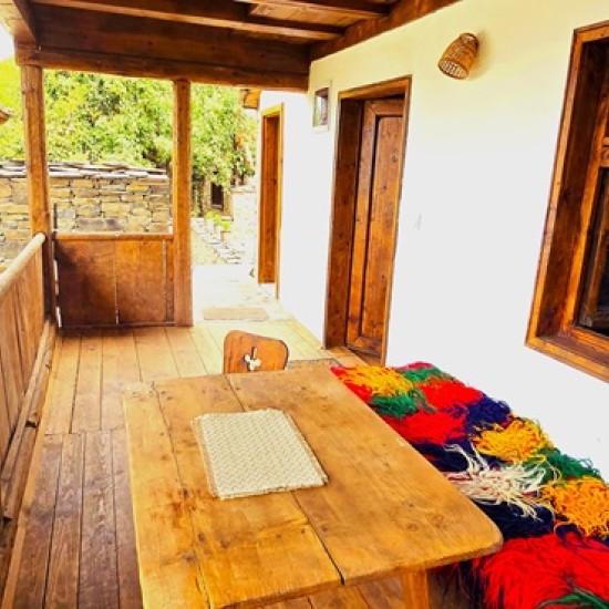 Подарете си едно романтично приключение с „Нощувка във Вила Панорама 2“ в с. Лещен от Makaroon