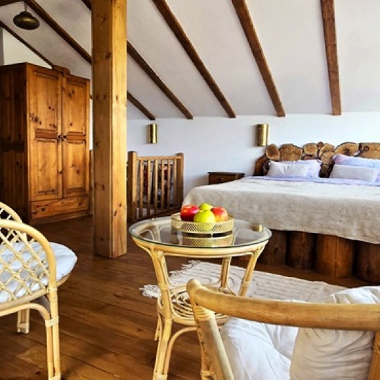 Подарете си едно романтично приключение с „Нощувка във Вила Панорама 2“ в с. Лещен от Makaroon