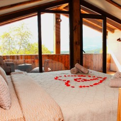 Романтично бягство от града във „Вила Панорама“ в с. Лещен