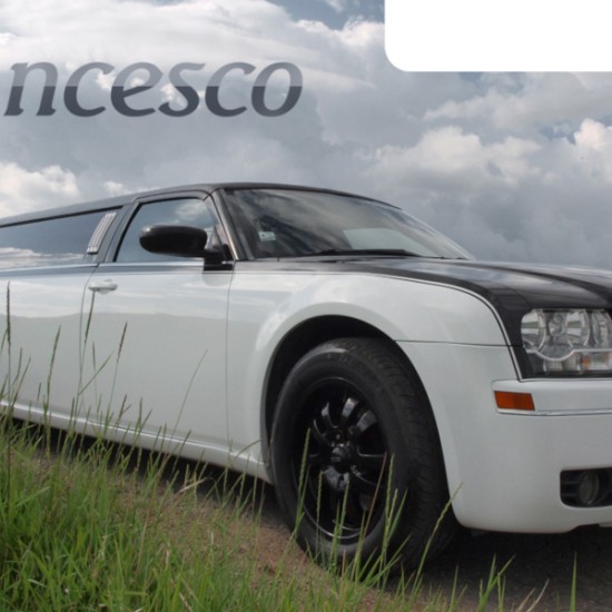 Направете празника си още по-специален с Разходка или парти с лимузина в София от Makaroon Направете празника си още по-специален с Разходка или парти с лимузина в София от Makaroon