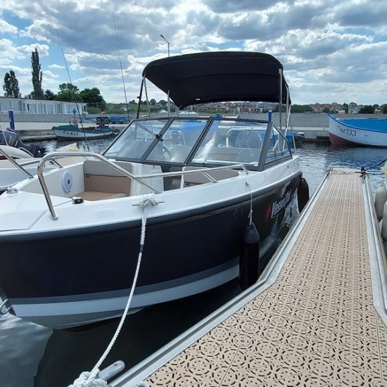 Разходка с моторна лодка из Бургаски залив от Макароон