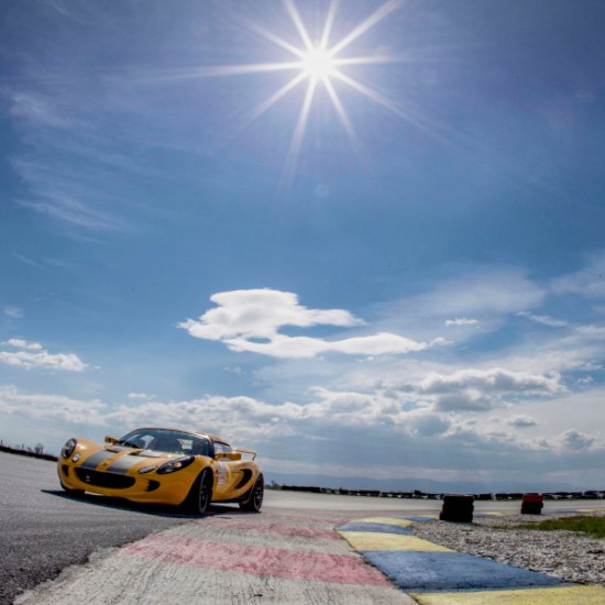 Спортно шофиране на Lotus Elise от Makaroon Спортно шофиране на Lotus Elise от Makaroon