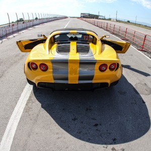 Спортно шофиране на Lotus Elise