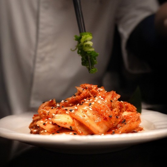 Изживейте истинска кулинарна история със 7-степенно дегустационно азиатско меню за двама в MIZU Sofia с Chef Lee от Makaroon