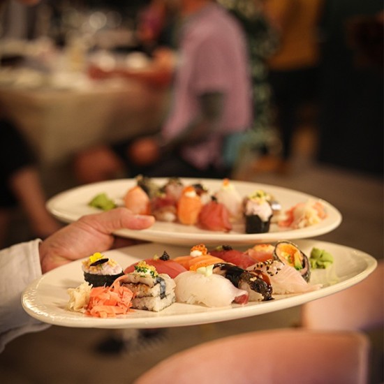 Изживейте истинска кулинарна история със 7-степенно дегустационно азиатско меню за двама в MIZU Sofia с Chef Lee от Makaroon