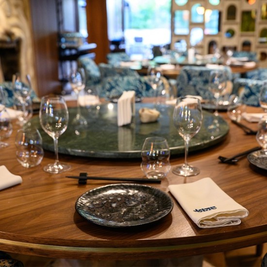 Пригответе, споделете и хапнете с Китайски Хот Пот - споделена вечеря за четирима в MIZU Sofia от Makaroon