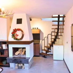 Една спокойна ваканция с „Нощувка в Marand Villas’’- къщичка за трима в Банско