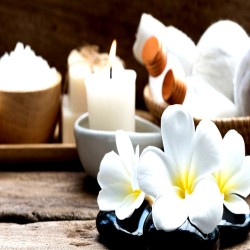 Малайзийски масаж на цяло тяло и лице: 50 минути