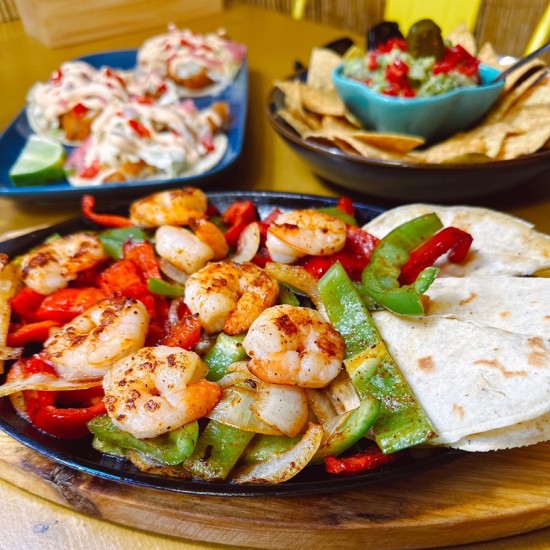 Море от вкусове с " Дегустация на четиристепенно морско меню ПАСИФИКО в Такотека" от Makaroon