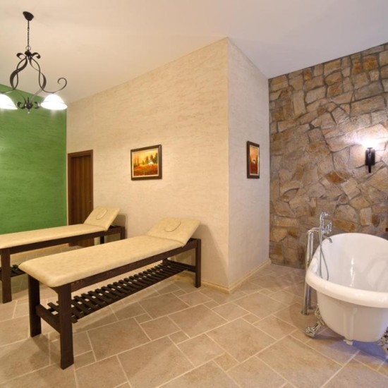 Подарете комфорт, вино и терпаия с ''Една нощувка и винотерапия за двама”  в Midalidare Hotel & Spa'' от Makaroon