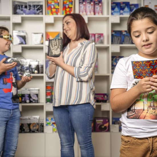 Открий магията в ''Музей на илюзиите'' от Макароон Открий магията в ''Музей на илюзиите'' от Макароон