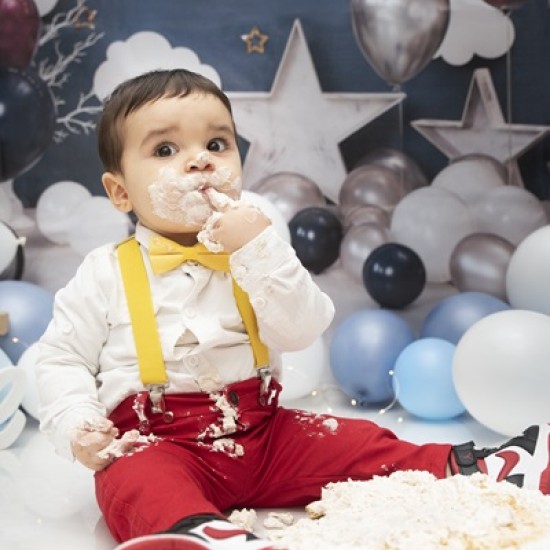 Професионална Cake Smash фотосесия за деца от Makaroon Професионална Cake Smash фотосесия за деца от Makaroon