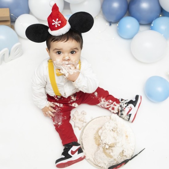 Професионална Cake Smash фотосесия за деца от Makaroon Професионална Cake Smash фотосесия за деца от Makaroon