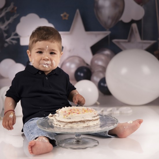 Професионална Cake Smash фотосесия за деца от Makaroon Професионална Cake Smash фотосесия за деца от Makaroon