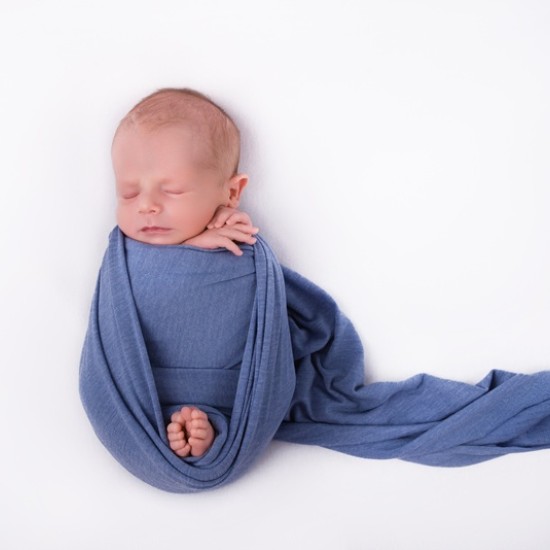 Запечатайте най-скъпите моменти от живота с Професионална фотосесия за новородени от Makaroon