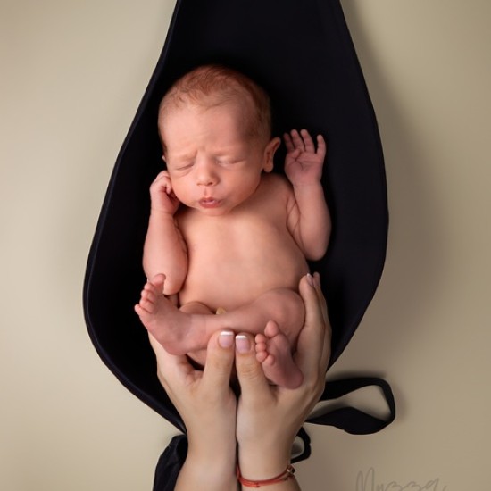 Запечатайте най-скъпите моменти от живота с Професионална фотосесия за новородени от Makaroon