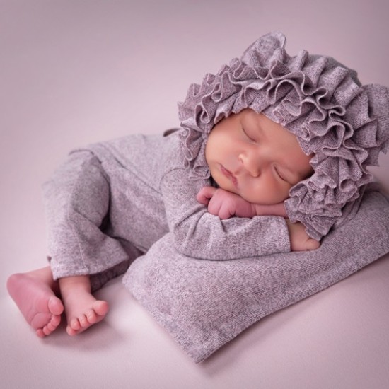 Запечатайте най-скъпите моменти от живота с Професионална фотосесия за новородени от Makaroon