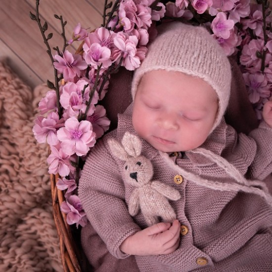 Запечатайте най-скъпите моменти от живота с Професионална фотосесия за новородени от Makaroon